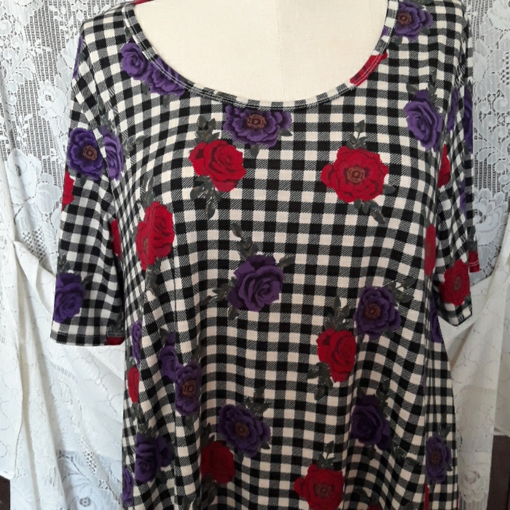 Lularoe checker and floral perfect tee